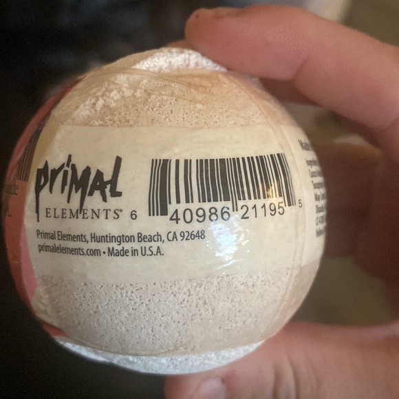 Cupcake Bath Bomb New sealed made in USA - Picture 3 of 5